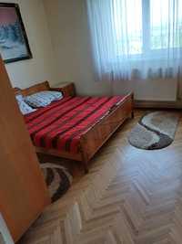 Închiriez apartament