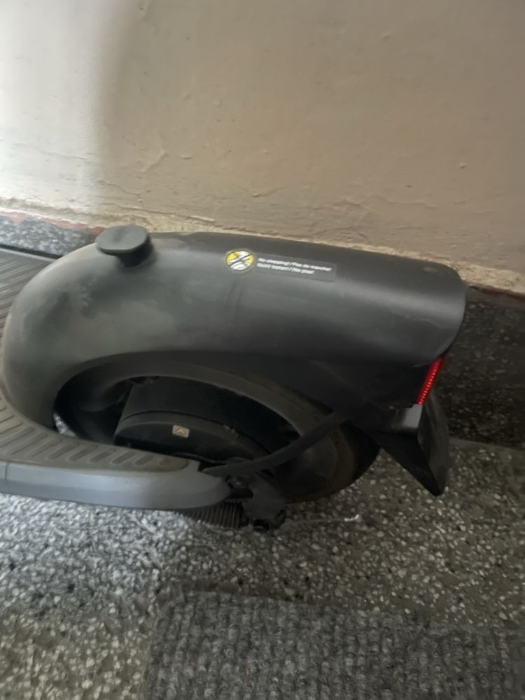 Електрическа тротинетка Segway Ninebot E2