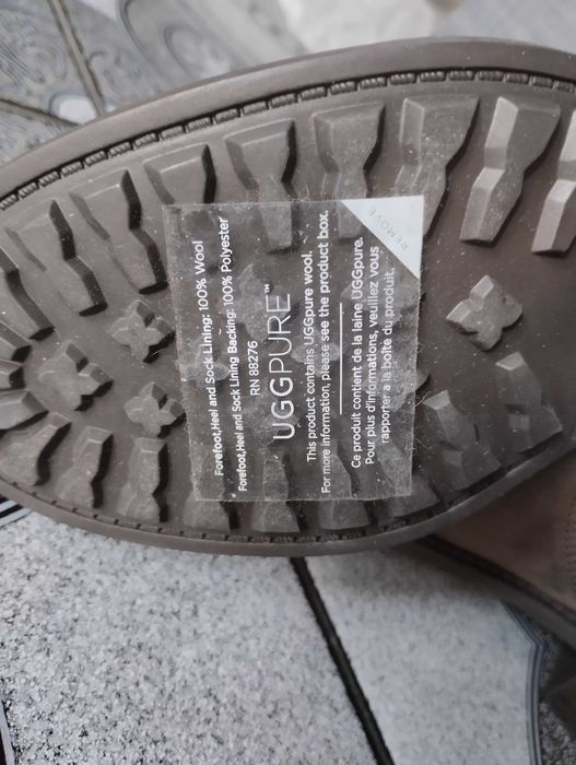 UGG ботуши естествена кожа и вълна. Номер 37