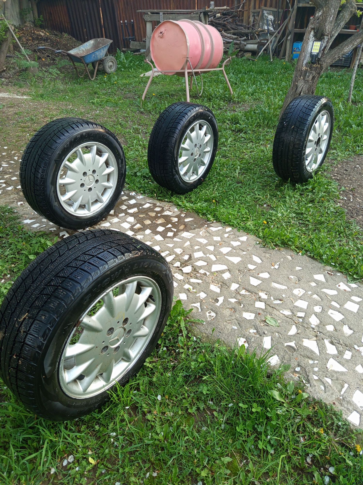 Колёса 4 шт . Литые диски .