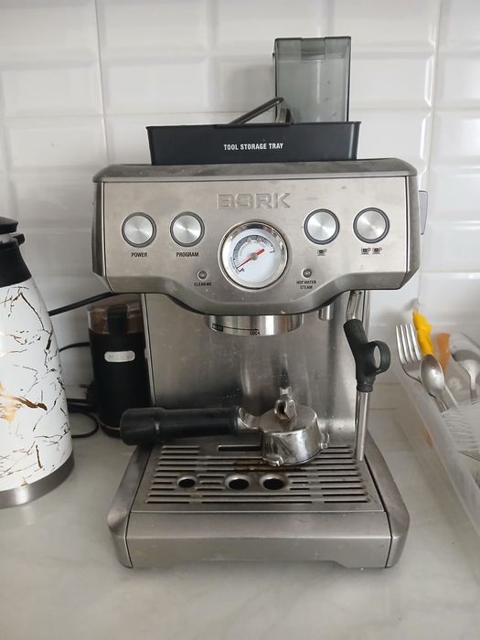 Продам кофемашину BORK