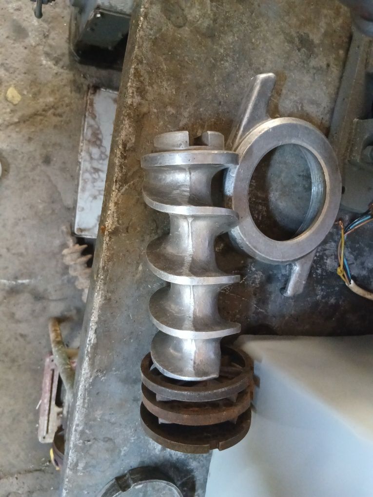 Mesarubka MIM 600