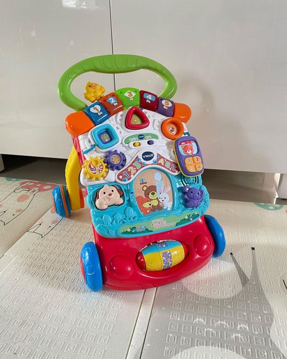 VTECH Каталка , толокар, ходунок с развивающей панелью