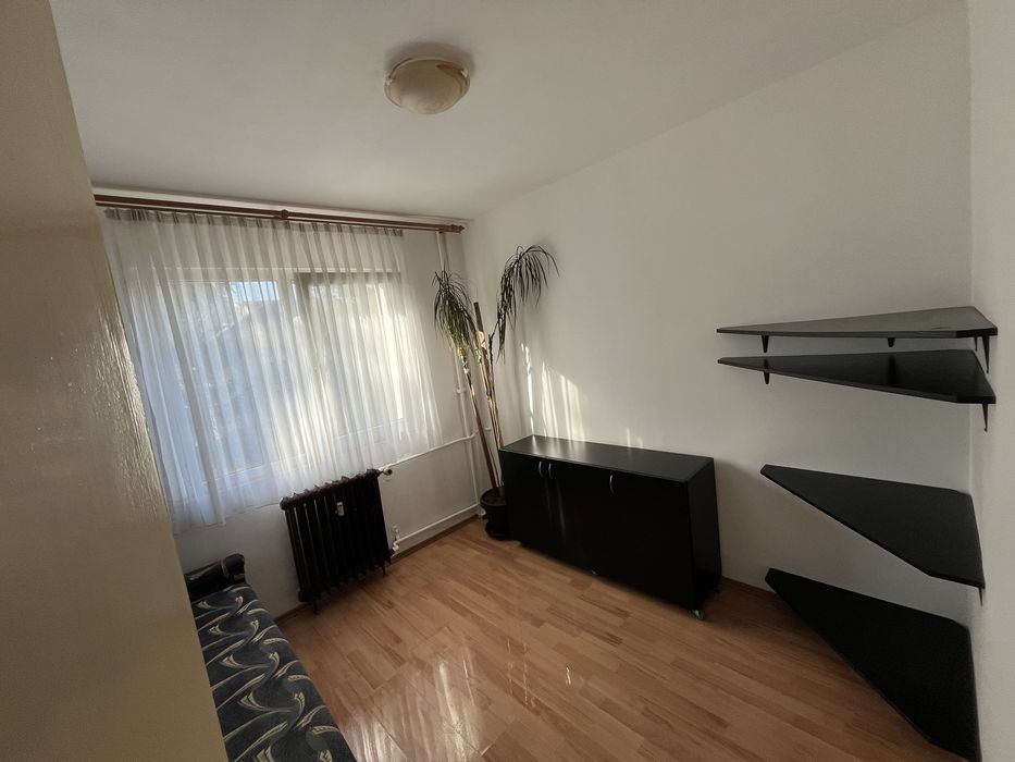 Persoana fizica dau in chirie ap cu 2 camere + living