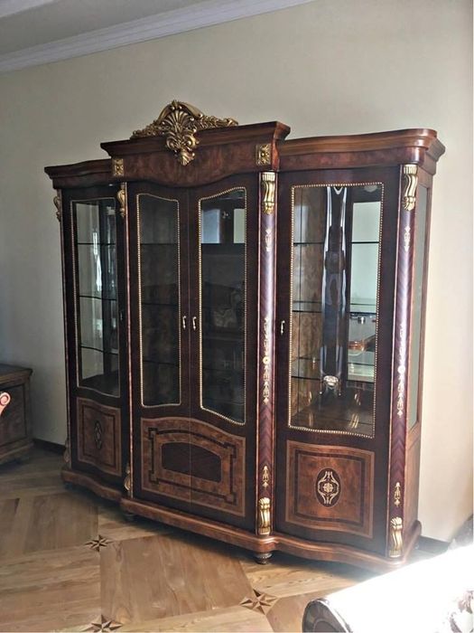 Продается мебель для гостиноой весь комплект