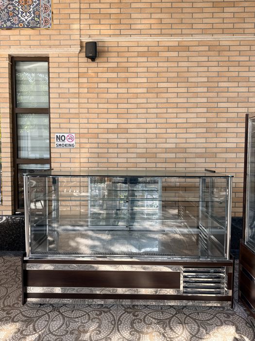 Витрина холодильник для торта и пирожное