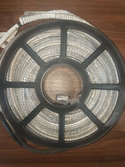 Vând bandă LED cu 240 Led