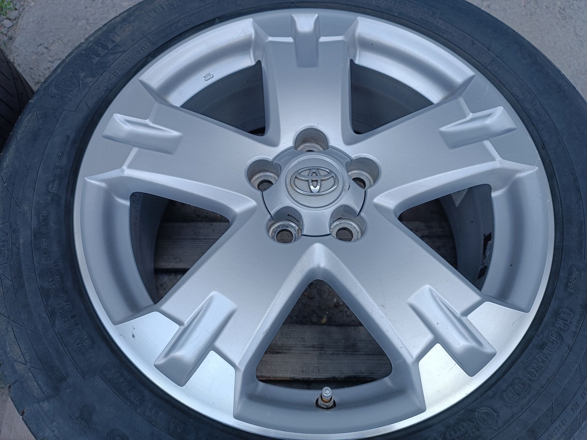 Лети джанти 18ки 5х114.3 Toyota + летни гуми 235/55/18 Continental