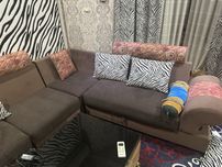 Ugolok divan sotiladi
