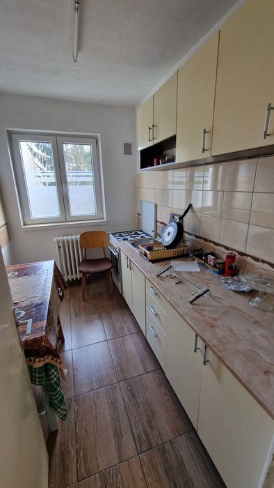 Închiriez apartament renovat 2 camere decomandate