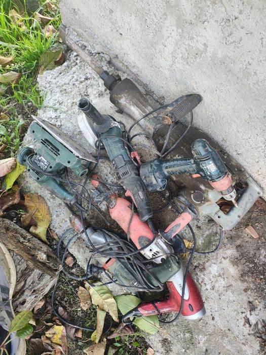 Scule defecte-flex,ciocan demolator,bormașină etc