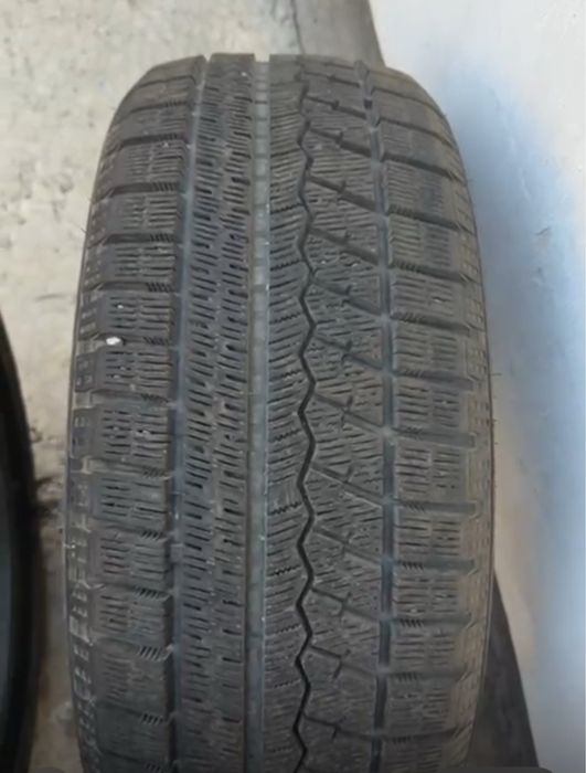 зимние шины 205/50/17’ хорошим состояни