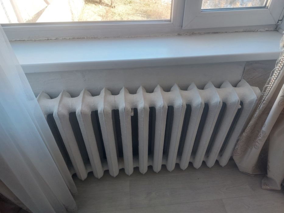 Продам чугунные  батареи