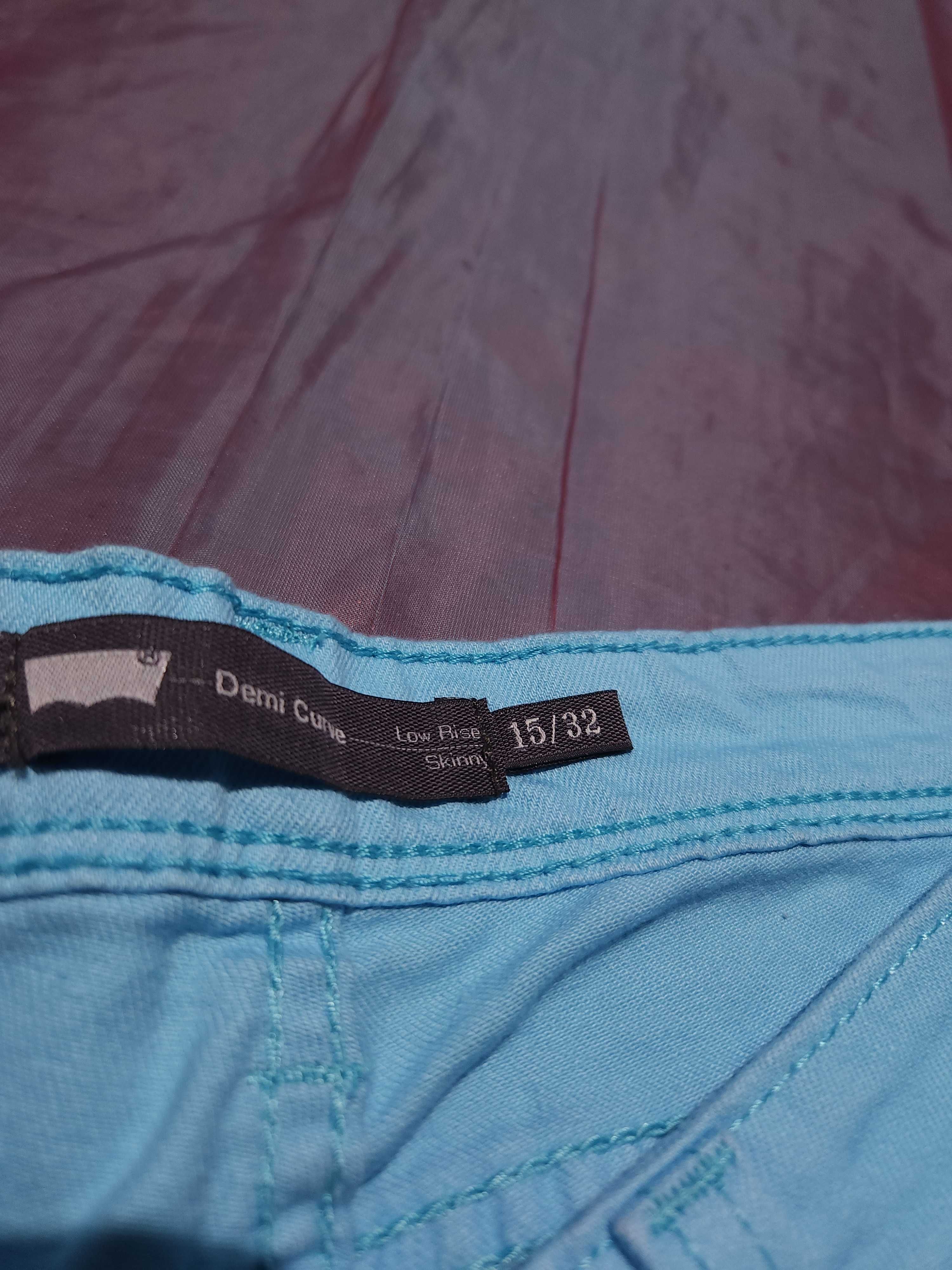 Levis Дънки/Дамски L /32