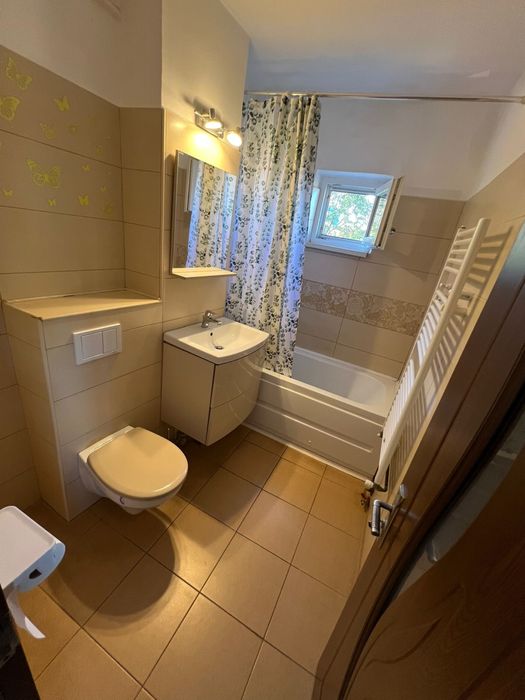 Inchiriez apartament cu 2 camere (centrală proprie)