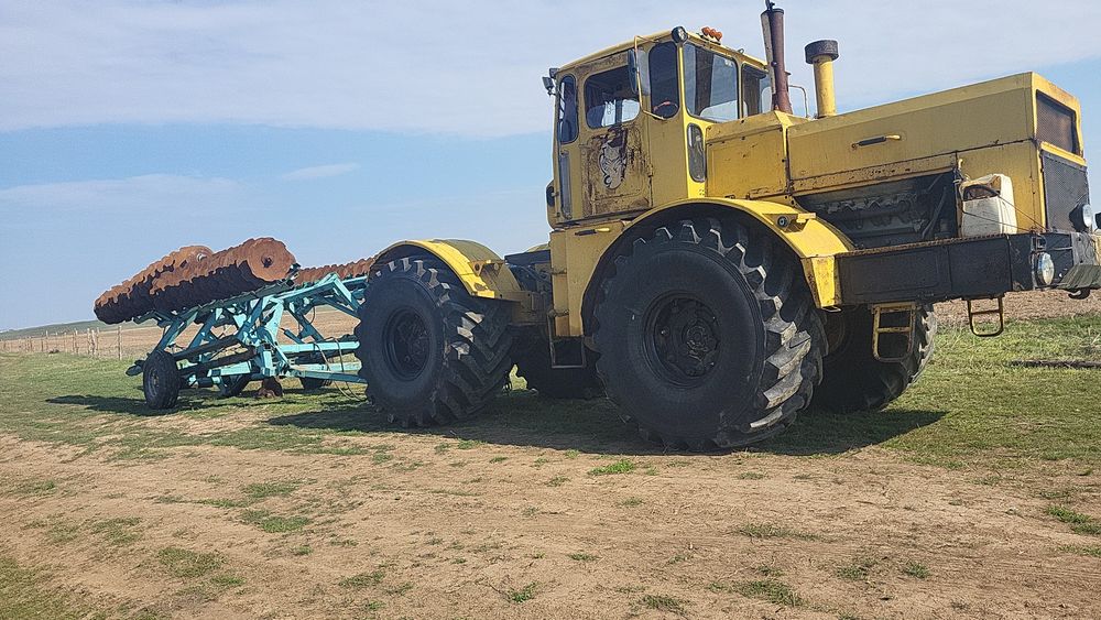 Продам трактор К700