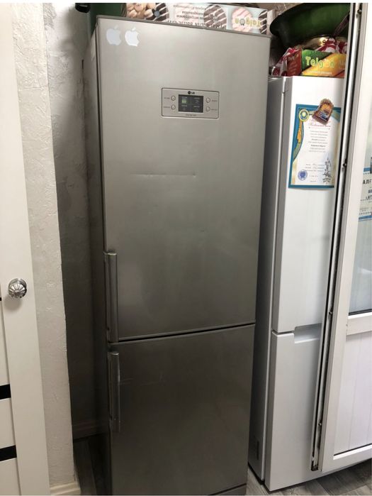 Продам холодильник (2х спальный кровать в подарок)