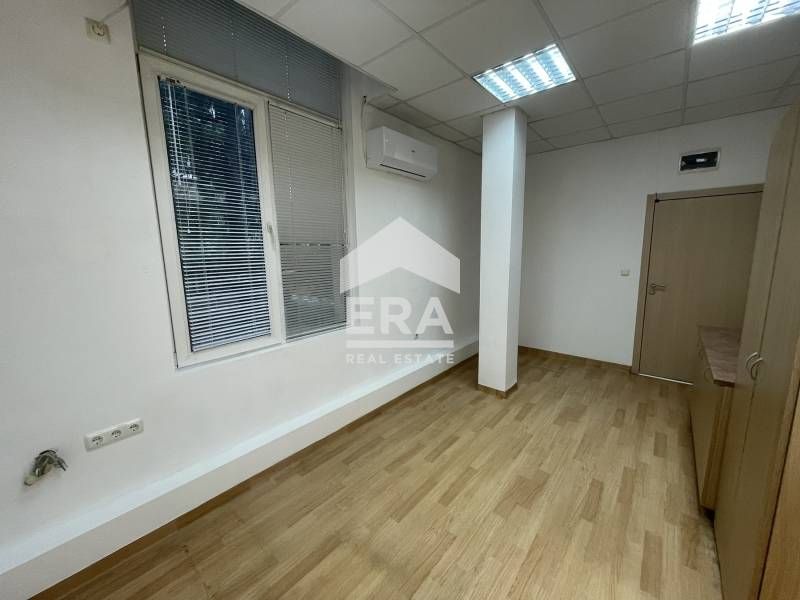 Лекарски кабинет за продажба, в центъра на кв. Аспарухово, Варна