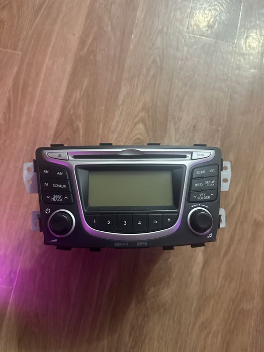 автомагнитола+ рамка на hyundai accent 2014г