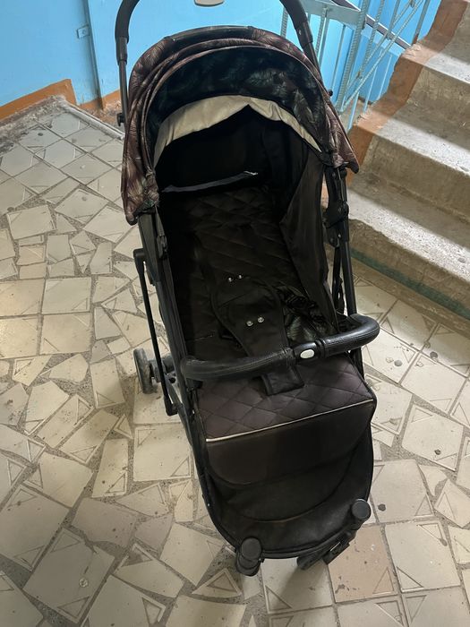 Продам прогулочную коляску в хорошем состоянии