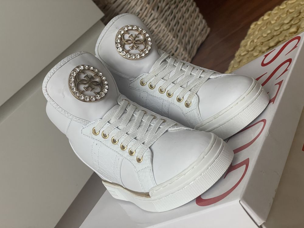 Vand sneakers Guess