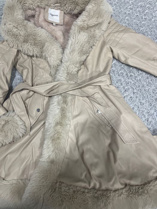 Дамско топло яке,седи много добре,елегантно
