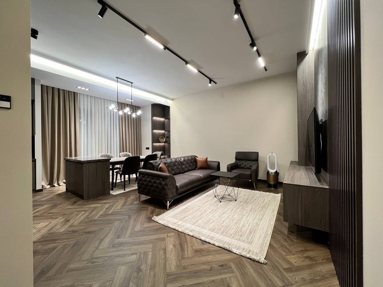 Mirabad Avenue Продается 2 комнатная квартира ремонт ул.Кунаева