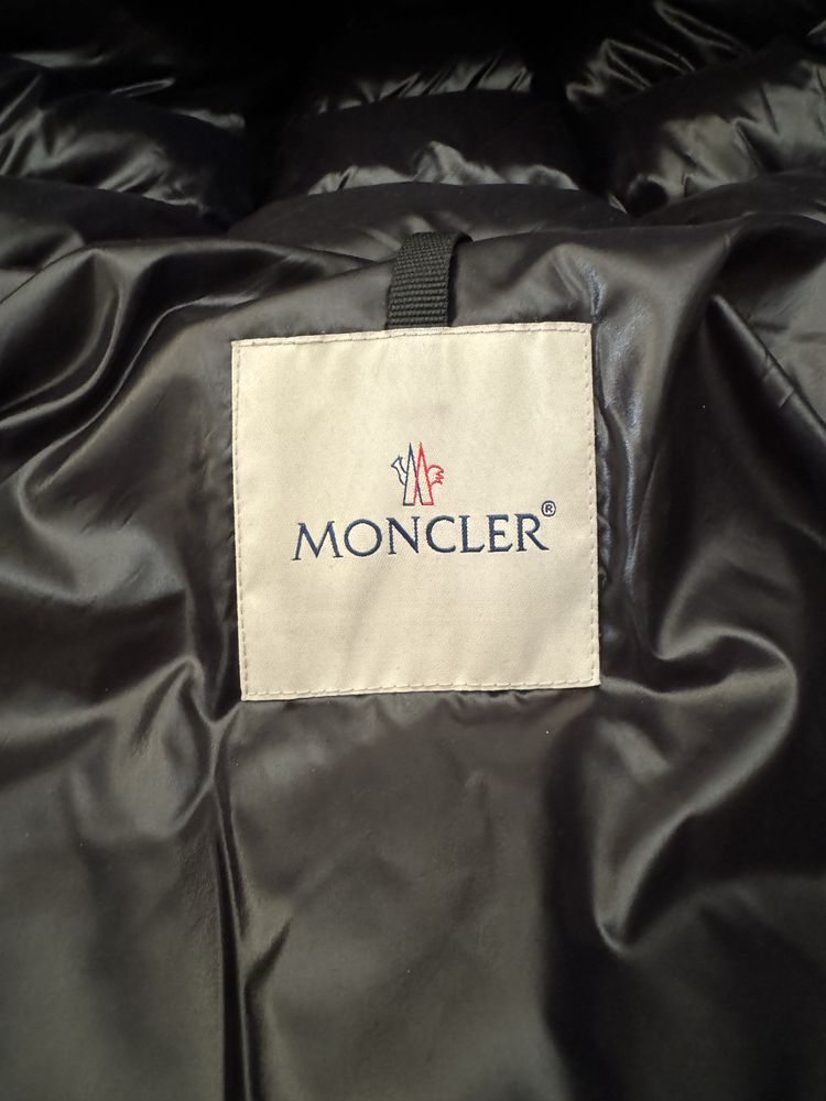 Geaca Moncler Montcla, marimea 5