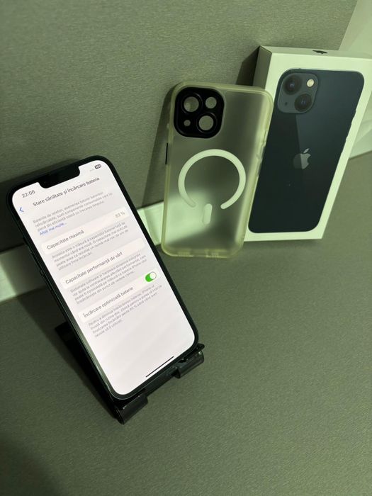 Vand Iphone 13 stare foarte buna