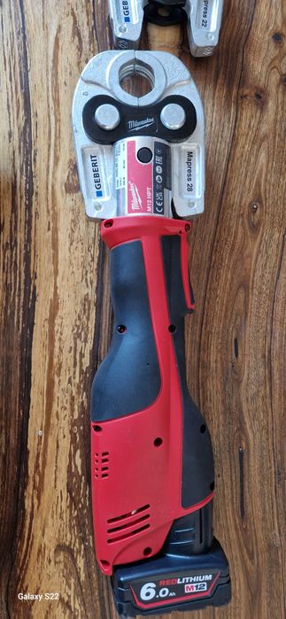 Milwaukee presa pentru sertizare noua