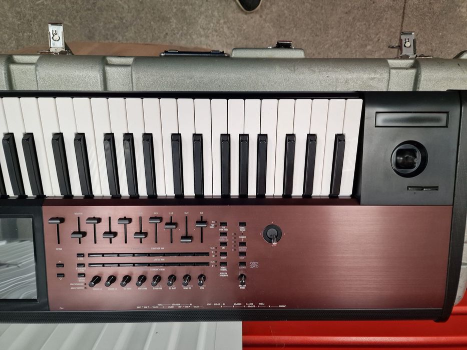 Korg Kronos 2 88 LS + Case, Pa5,Pa4