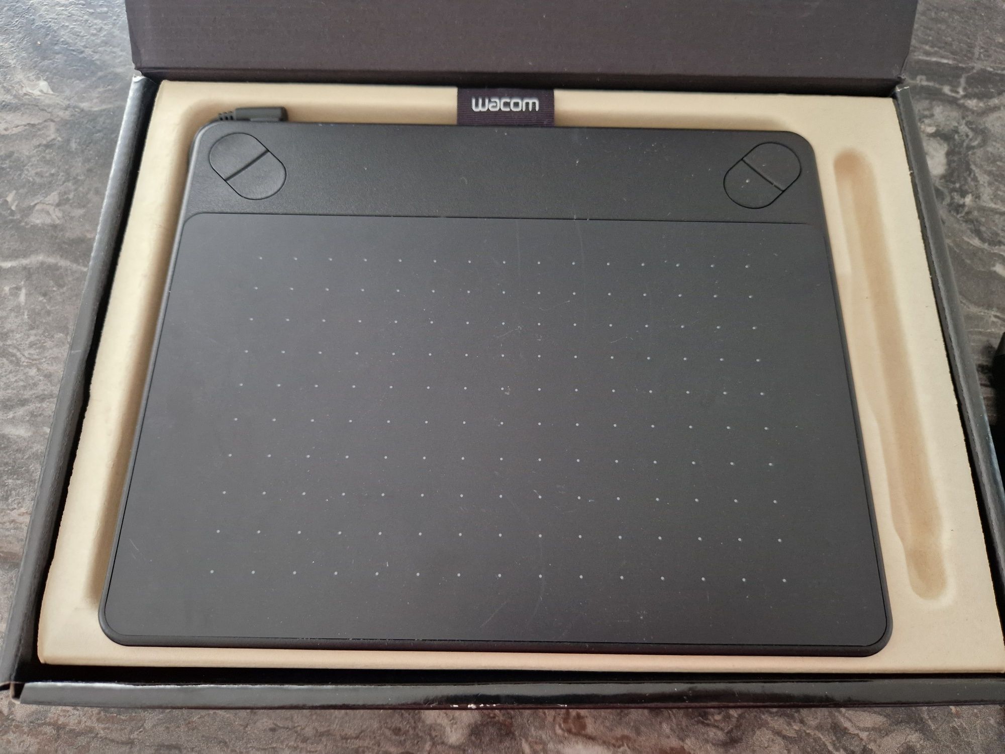 Графичен таблет Wacom Intuos Art Pen & Touch