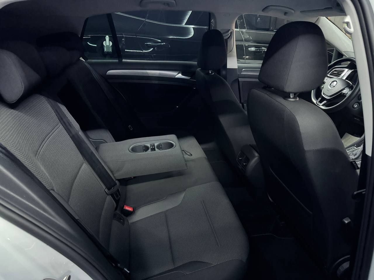 Volkswagen E Golf электромобиль