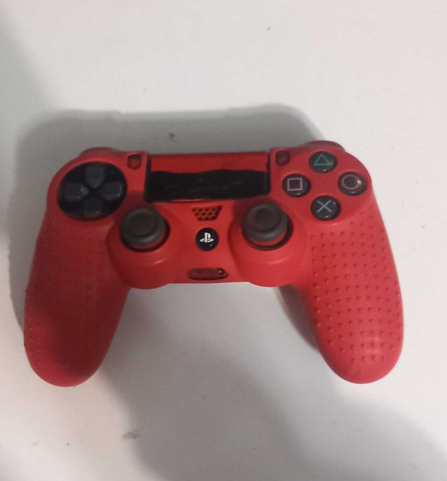 Playstation 4 в перфектно състояние + игри