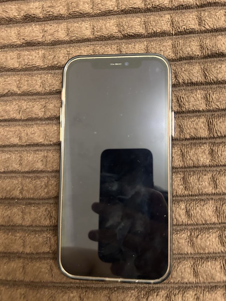 Продаю Iphone 12