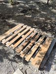 Поддон сотилади арзон.