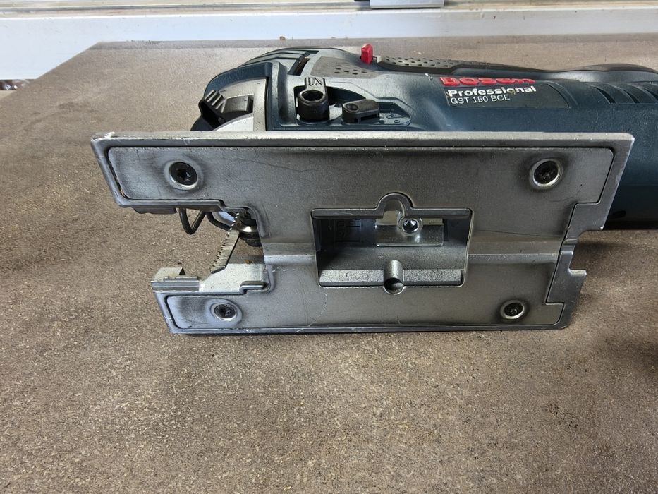 Зеге,Прободен трион Bosch GST