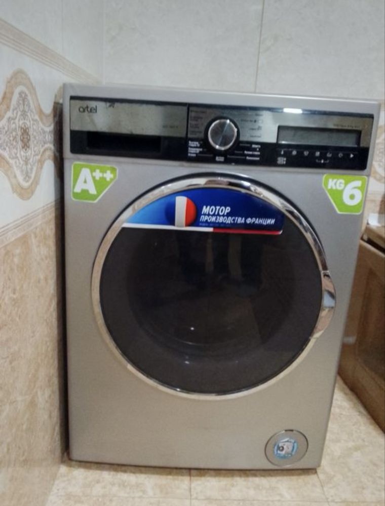 Продаётся стиралная машина белый