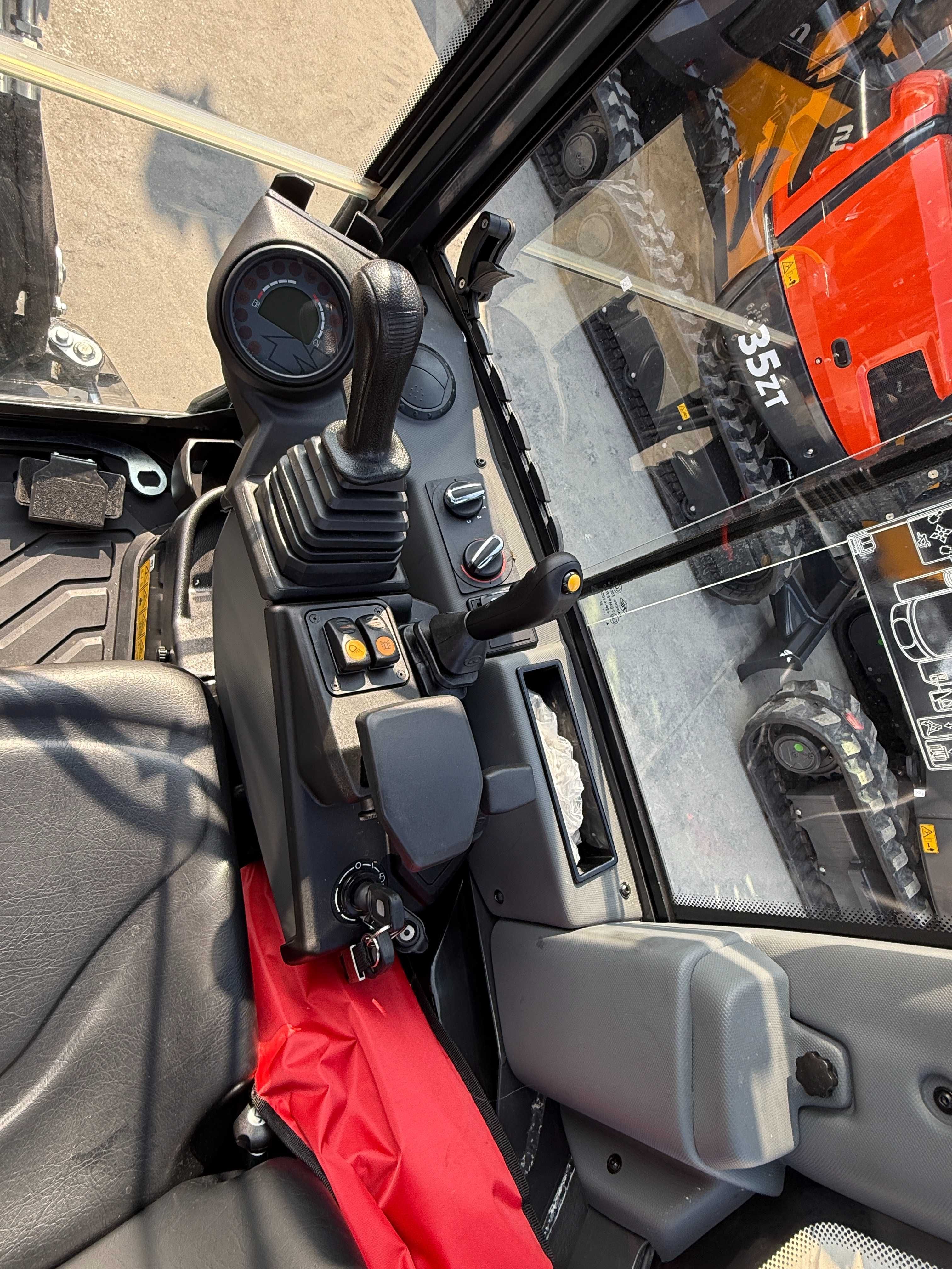Mini Excavator NOU EUROCOMACH 18ZT Italia 2T 5 ANI Garantie 3 CUPE