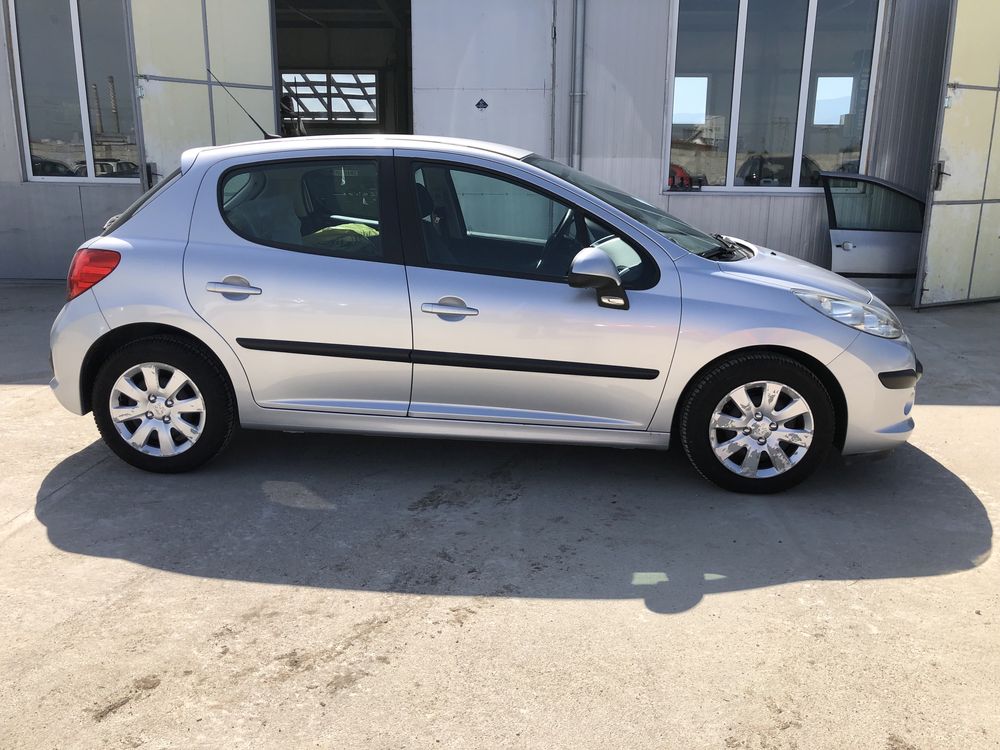 Peugeut 207, 1.4 benzin 2010