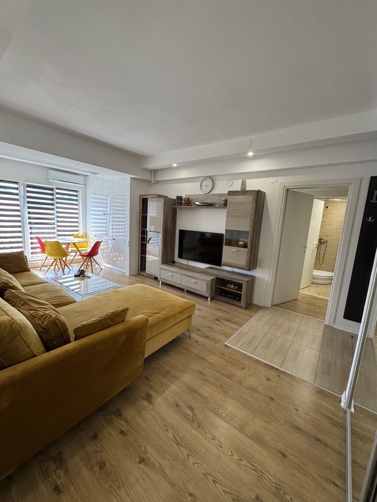 Apartament Spatios 3 camere Cosmopolis