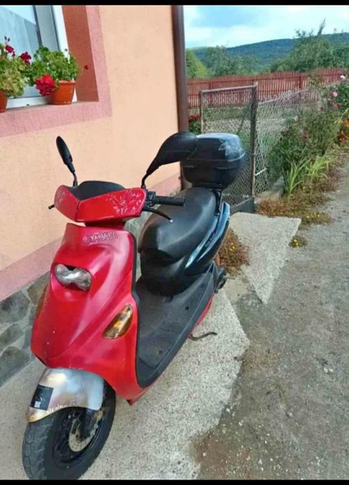Vând scuter Yamaha .