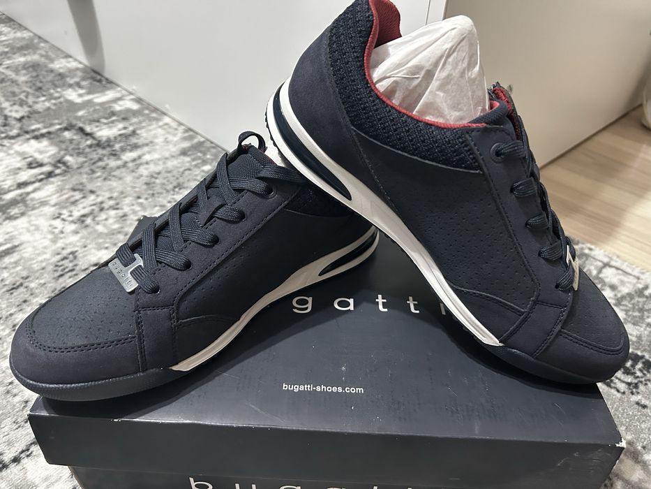 Мъжки обувки чисто нови на Bugatti