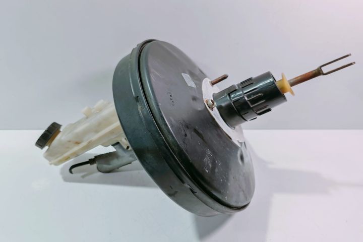 Tulumba Frana   cu pompa servofrana Dacia Logan prima generatie