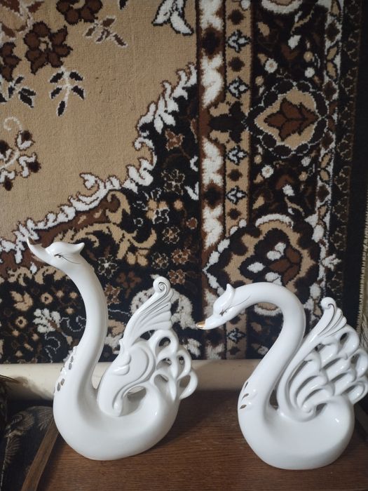 Лебеди сувениры фарфор
