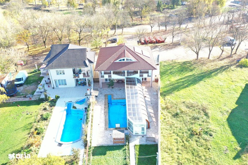 Vila cu piscina interioara si exterioara in Baile 1 Mai - Oradea Bihor