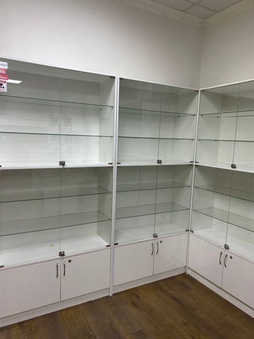 Продам витрина , стеллаж , стол , стулья , шкаф , ресепшн , диваны