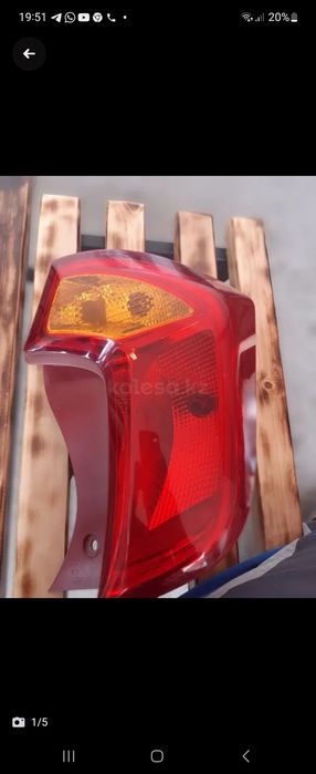 Задний правый фонарь