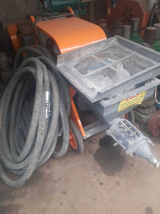 аппарат со  шнековой парой для штукатурки и ротбанг  работ