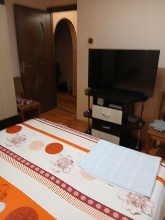 Vând apartament cu 3 camere , Blvd Ecaterina  Teodoroiu